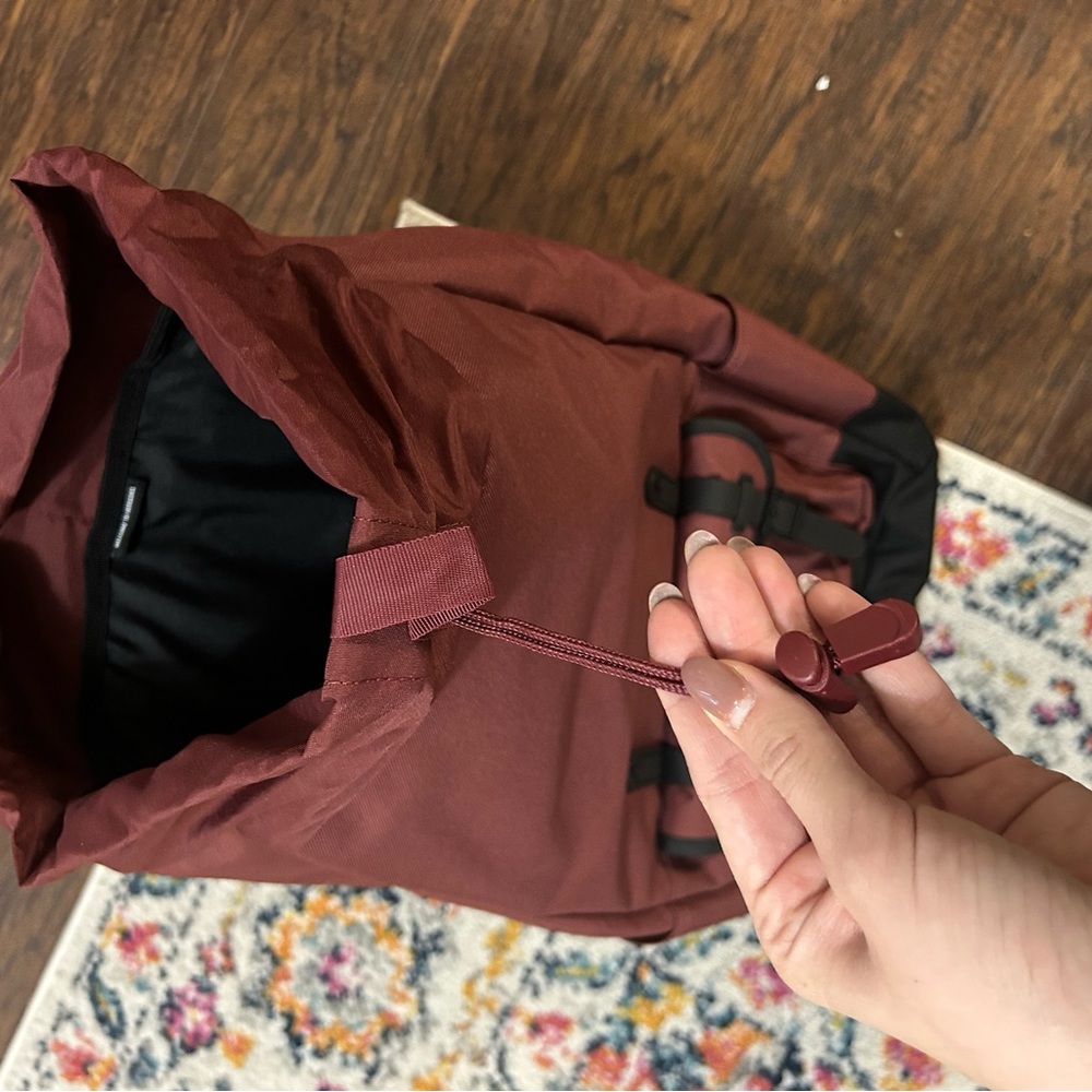 Herschel Supply Company Maroon and Black Backpack - Picture 4 of 4
